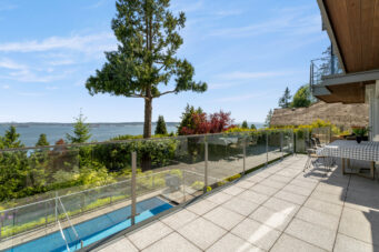 3389 Thompson Crescent